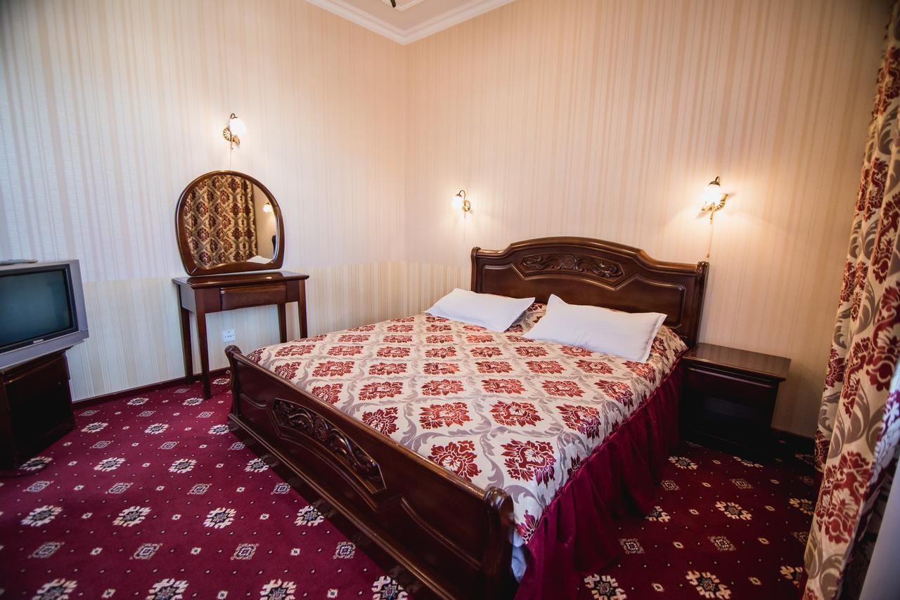 Отель Hotel Sofia Поляна